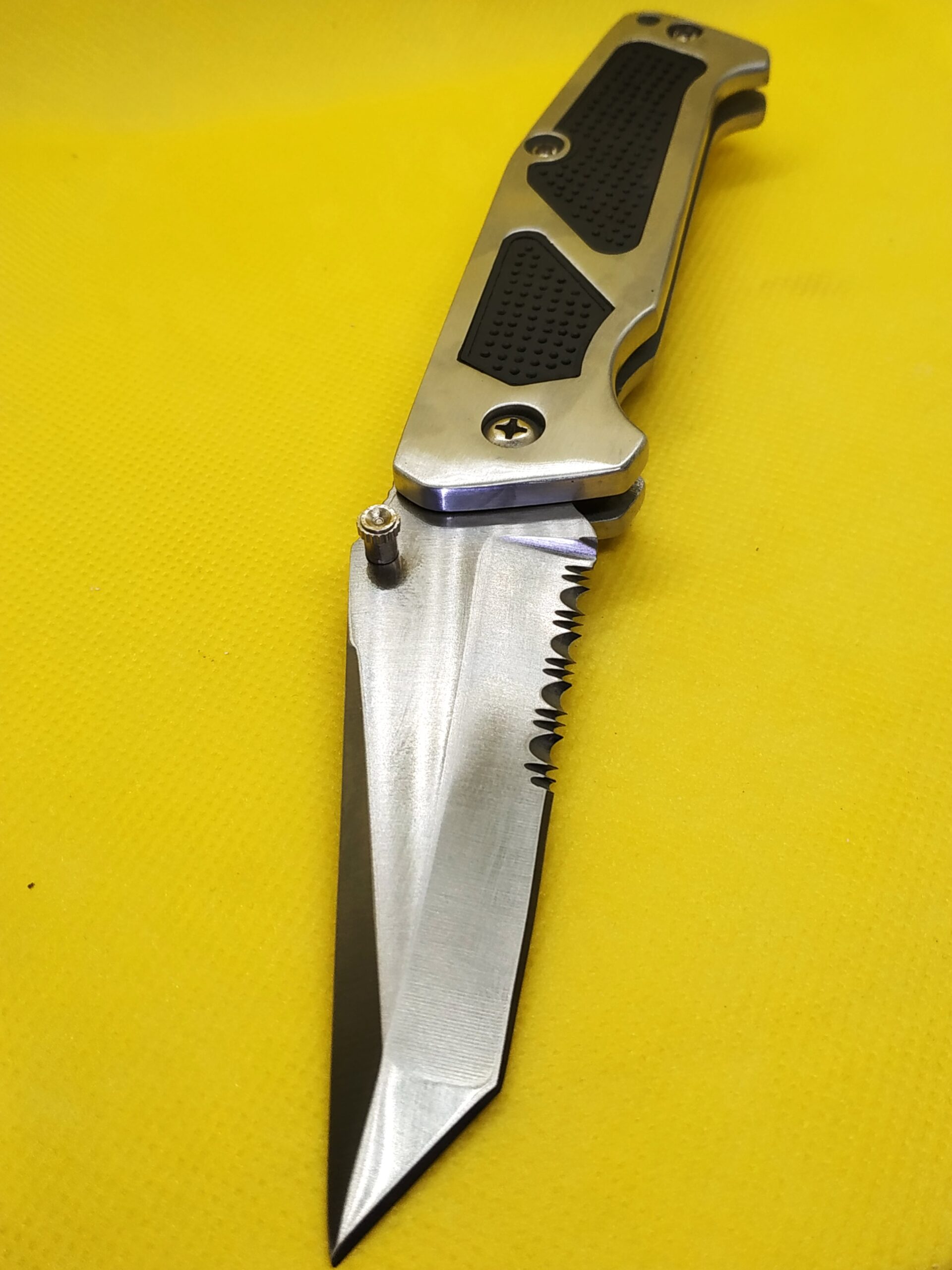 IMG_20181208_102635 Unique Press Folding Knife - Image 1