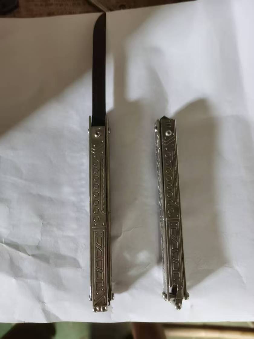 box knife CONCEALED CUBE KNIFE WITH GLASS BRAKER AND BOTTLE OPENER - Image 1